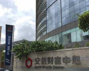 大厅左侧和入口处