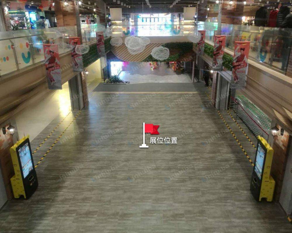 北京太阳飘亮购物中心 - 西门一层中庭