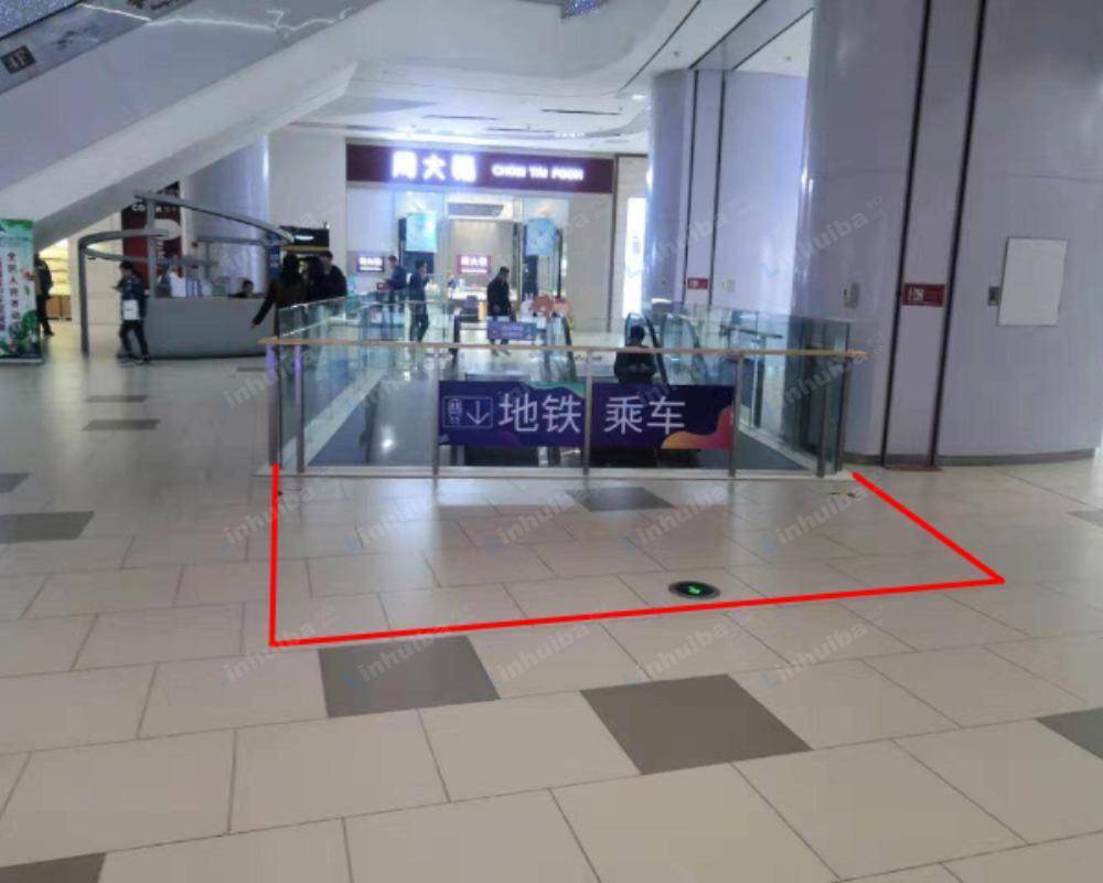 天津国贸购物中心 - 南京路大门口