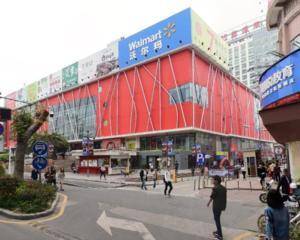 负1楼收银台对面