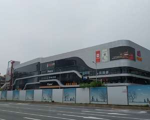 下负一扶梯侧方