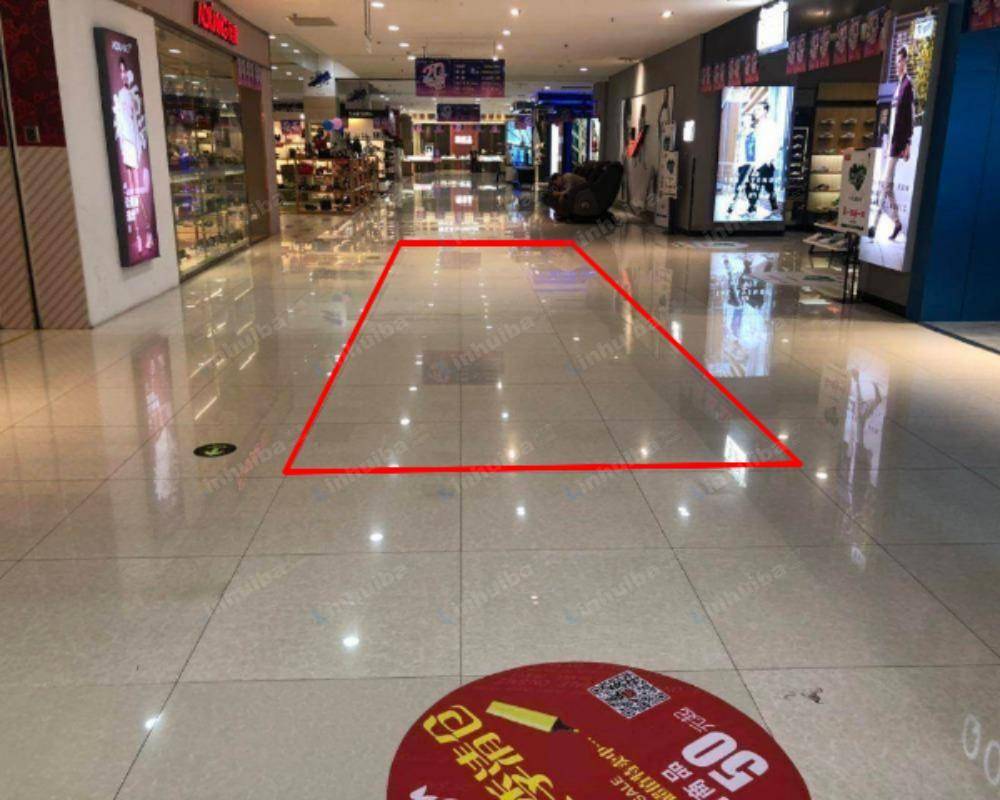 无锡百盛购物中心（旺庄路店） - 三楼阿迪达斯旁过道