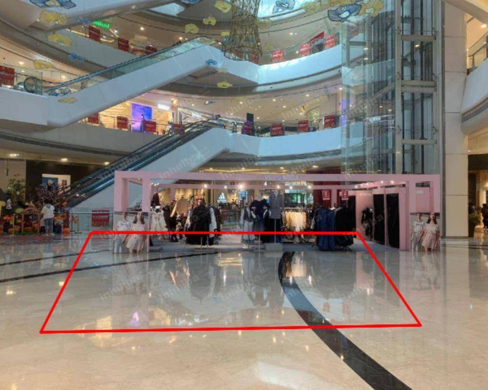 上海百联川沙购物中心 - 一楼中庭