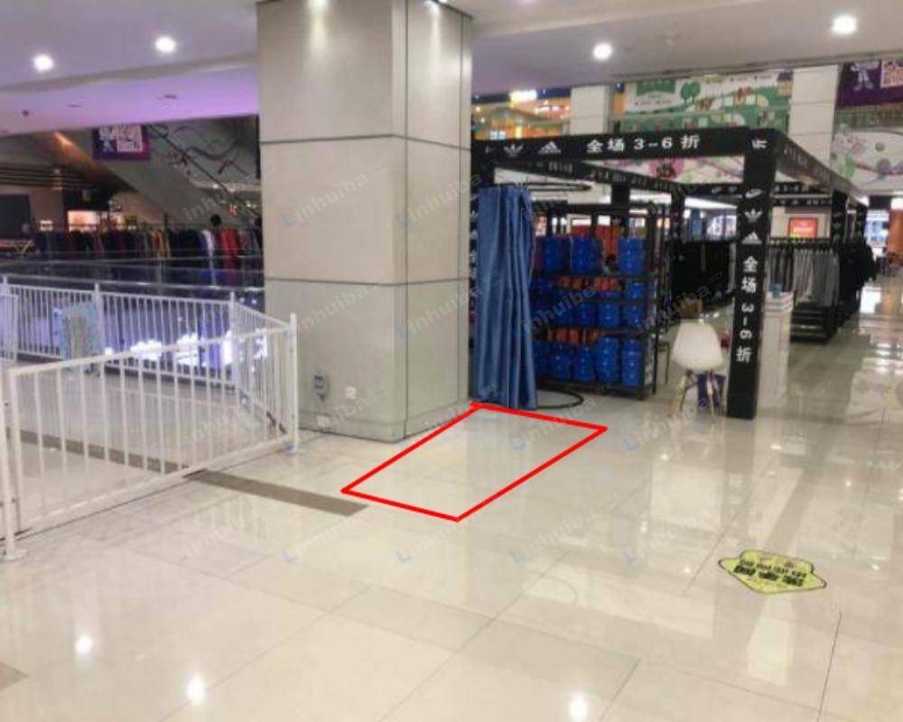 杭州中南乐游城 - 一楼服务台对面机器点位
