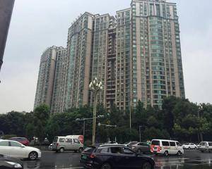 小区正门入口右侧