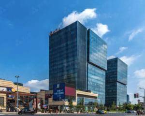 一楼大厅快递柜前面