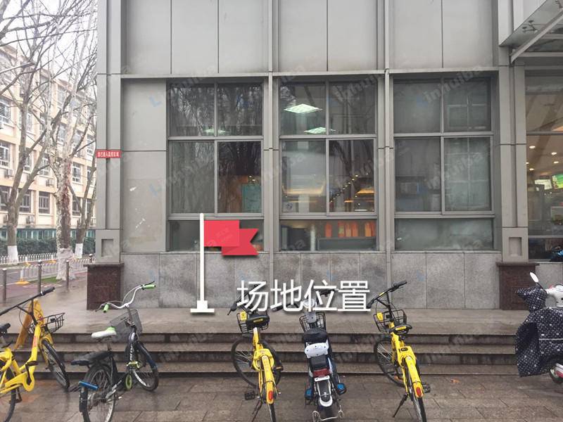 华中科技大学 - 华中科技大学喻园餐厅门口左边空地