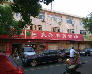 一楼主出入口。