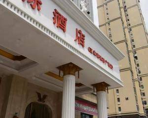 武汉铁桥广场A座 - 京东快递柜旁
