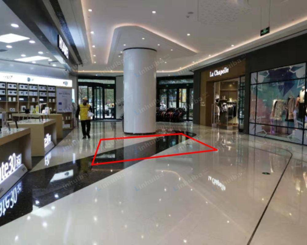深圳龙岗天玑城 - 西门华为门店旁