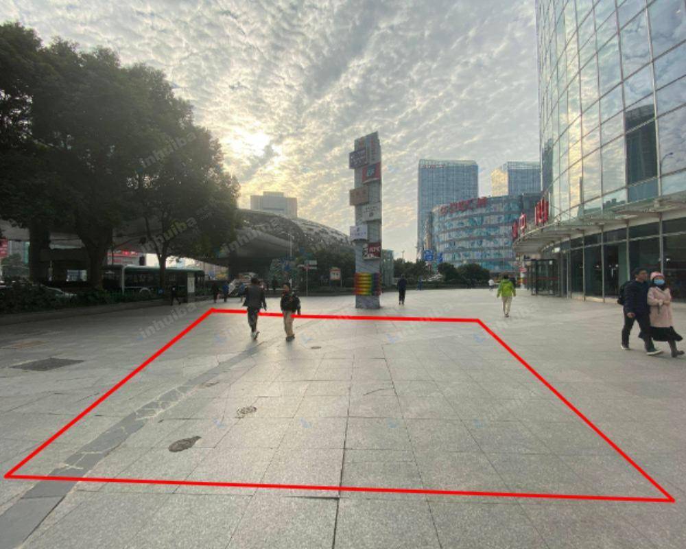 上海百联又一城购物中心 - 外广场