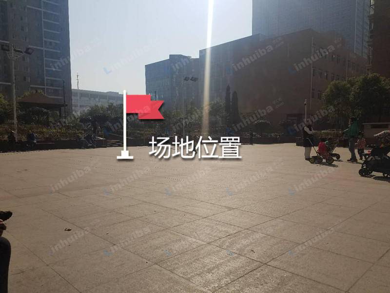 中海·琴臺华府 - 中海·琴臺华府后方小广场靠近进口路边