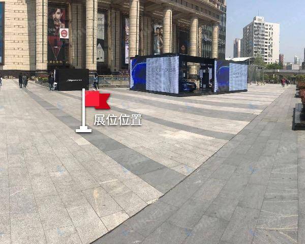 上海环球港 - 南广场