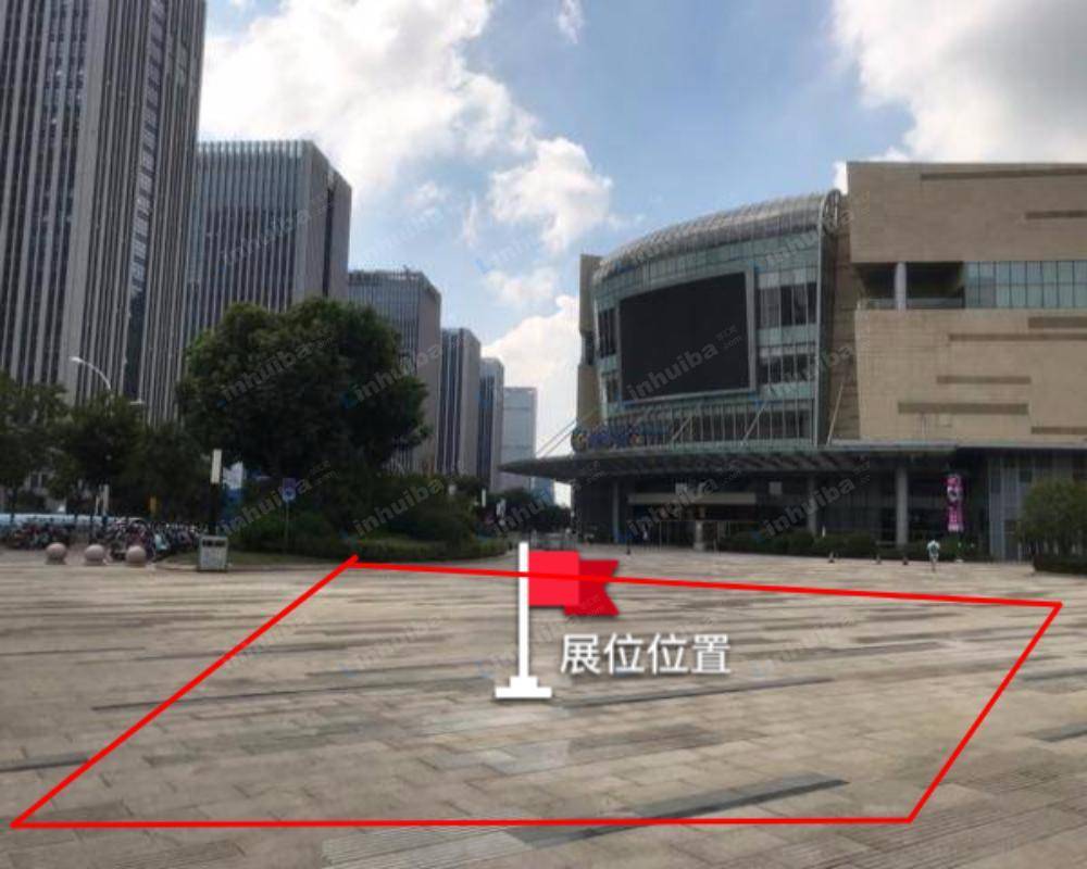 无锡海岸城 - 一层外广场