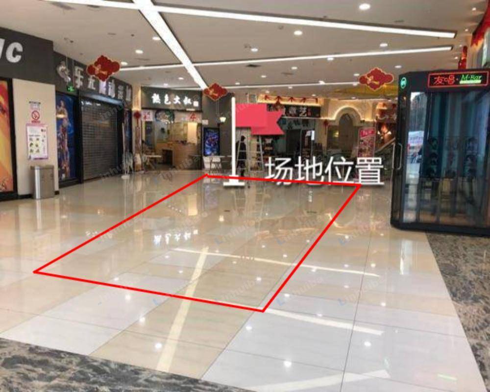 成都钻石广场 - 一层侧门入口处
