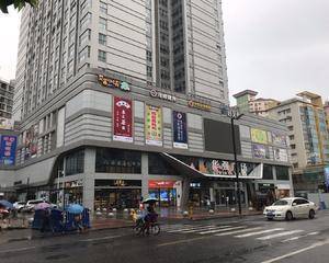 佛山华强广场 - 连廊电梯口