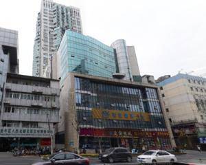 成都西大国际 - 过道外