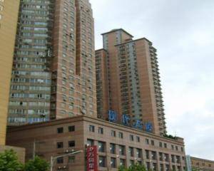 一楼大厅前台对面