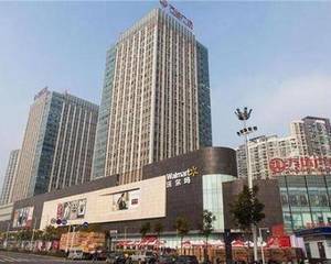 武汉菱角湖万达广场 - 小区B座进门前方30米处