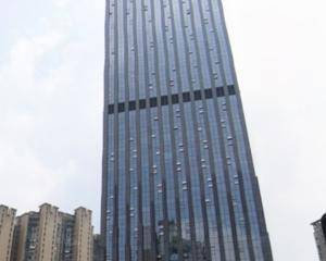 IFC国际金融中心大厅中间（前台正对面）