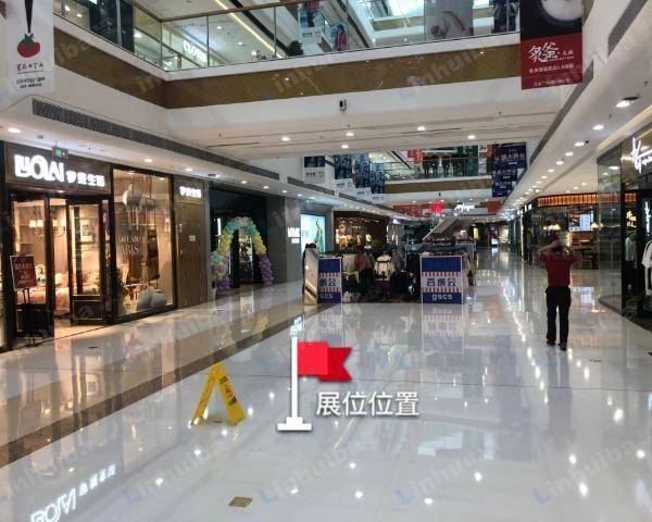 大连万达广场甘井子店 - M层西连廊