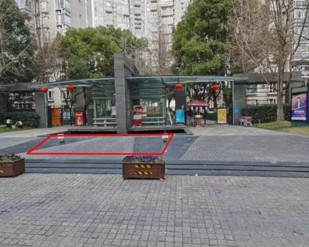 上海联洋花园 - 东门附近