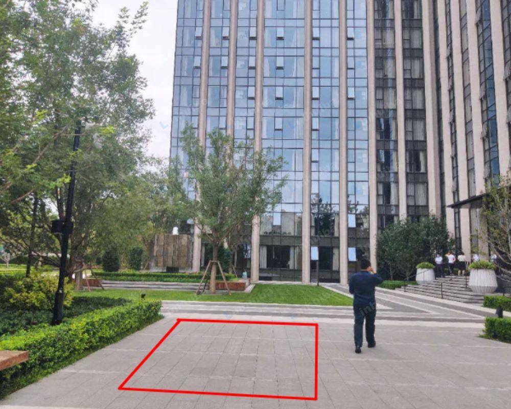 北京林肯时代 - 11号楼南侧空地