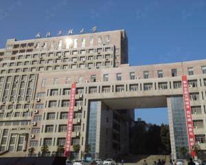 武汉工程大学男生宿舍一楼左边