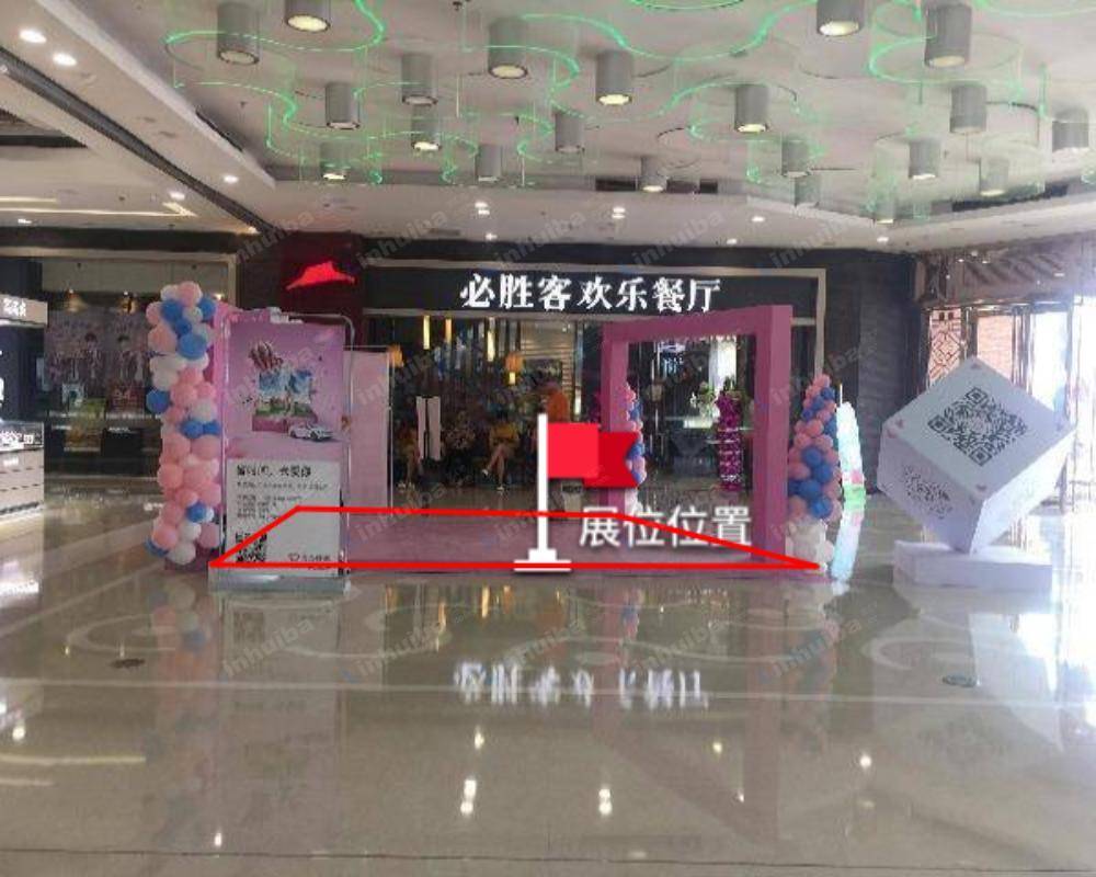 厦门万达广场集美店 - 一楼5号门入口连廊