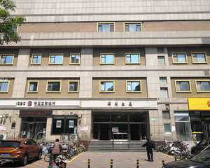 一楼大堂左侧空地