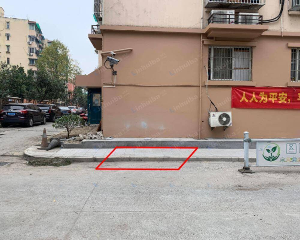 杭州湖墅新村南区 - 南门旁