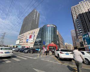 一楼名创优品门口