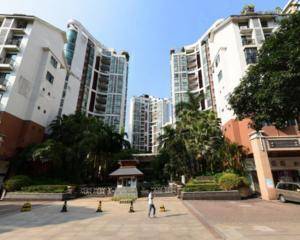 1号岗保安亭后面