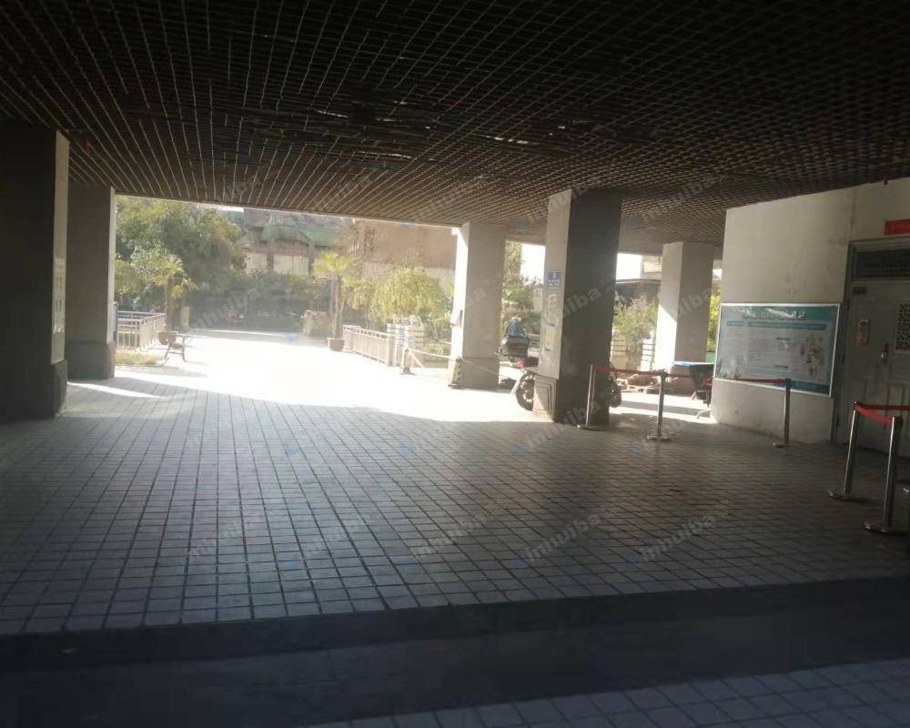 西安万强艺术家 - 一楼羽毛球场旁