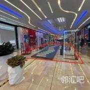 一楼Neil Barrett前过道