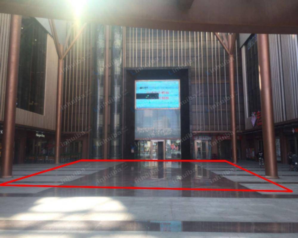 上海百联南桥购物中心 - 中心广场