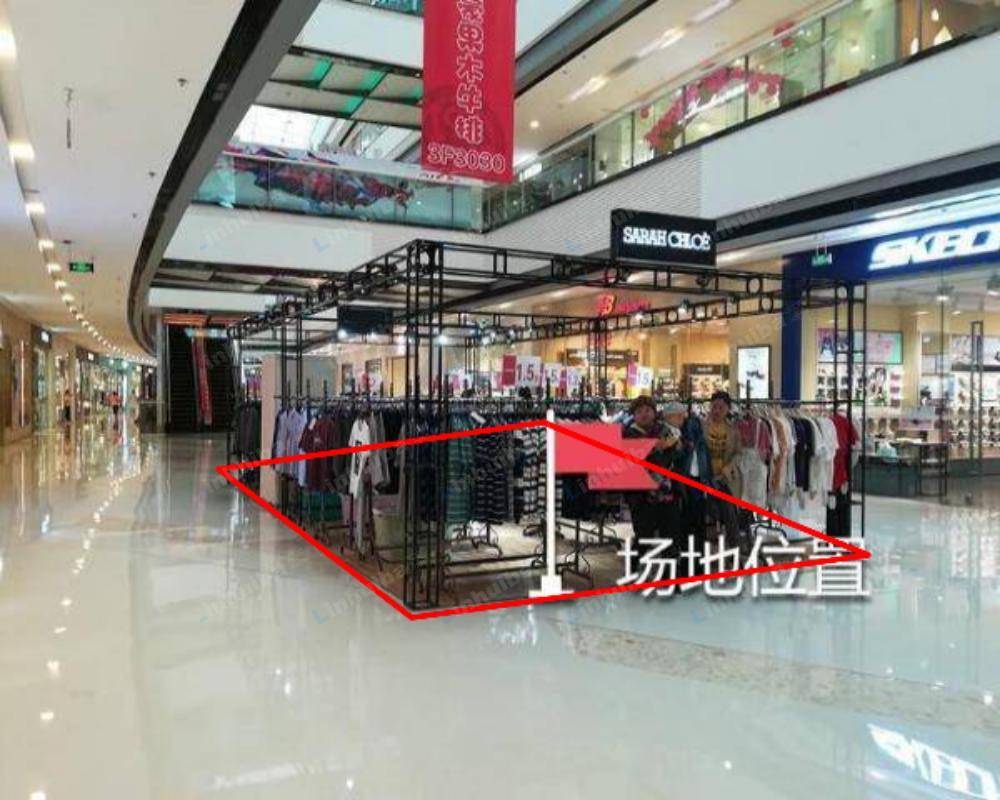 成都万达广场蜀都店 - 一层fila门口
