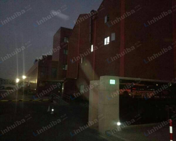 上海东方智源城 - 食堂旁边