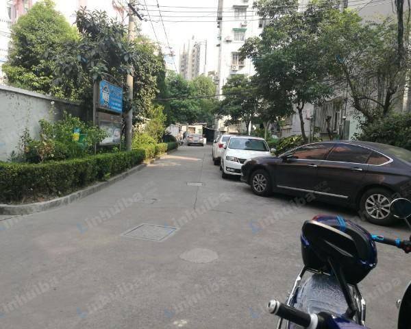 上海天通庵路657弄小区 - 靠近大门口