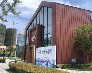 一楼服务台旁空地