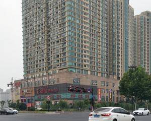 一楼扶梯前空地