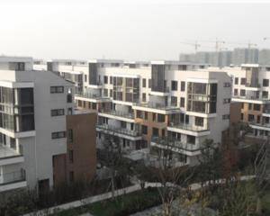 北门门口小广场