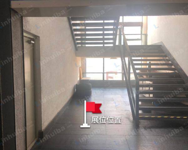 大连东港十五库 - 二层东区楼梯口