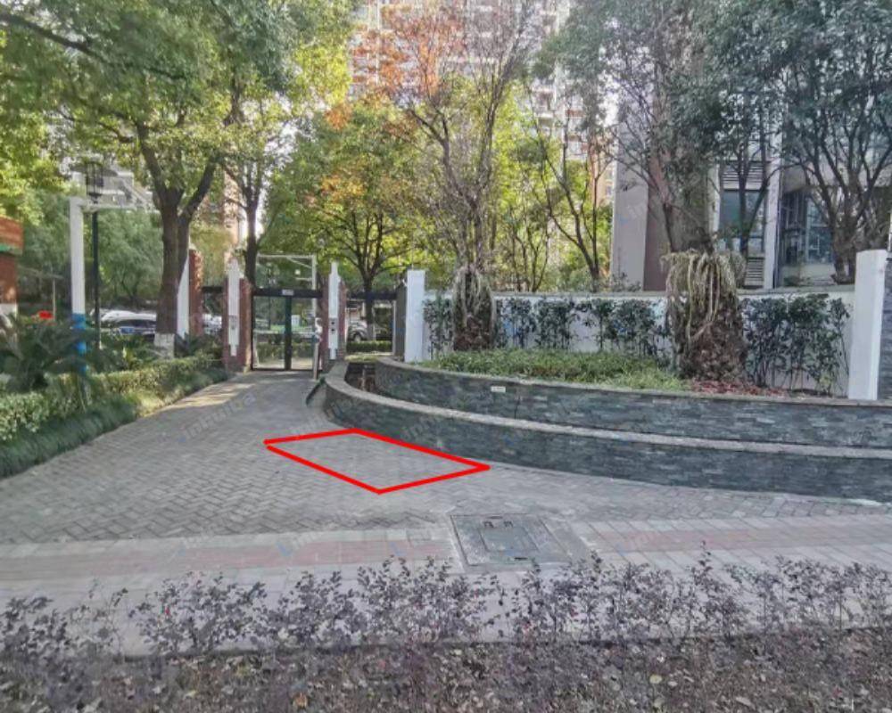 上海合生江湾国际公寓 - 北门出入口附近