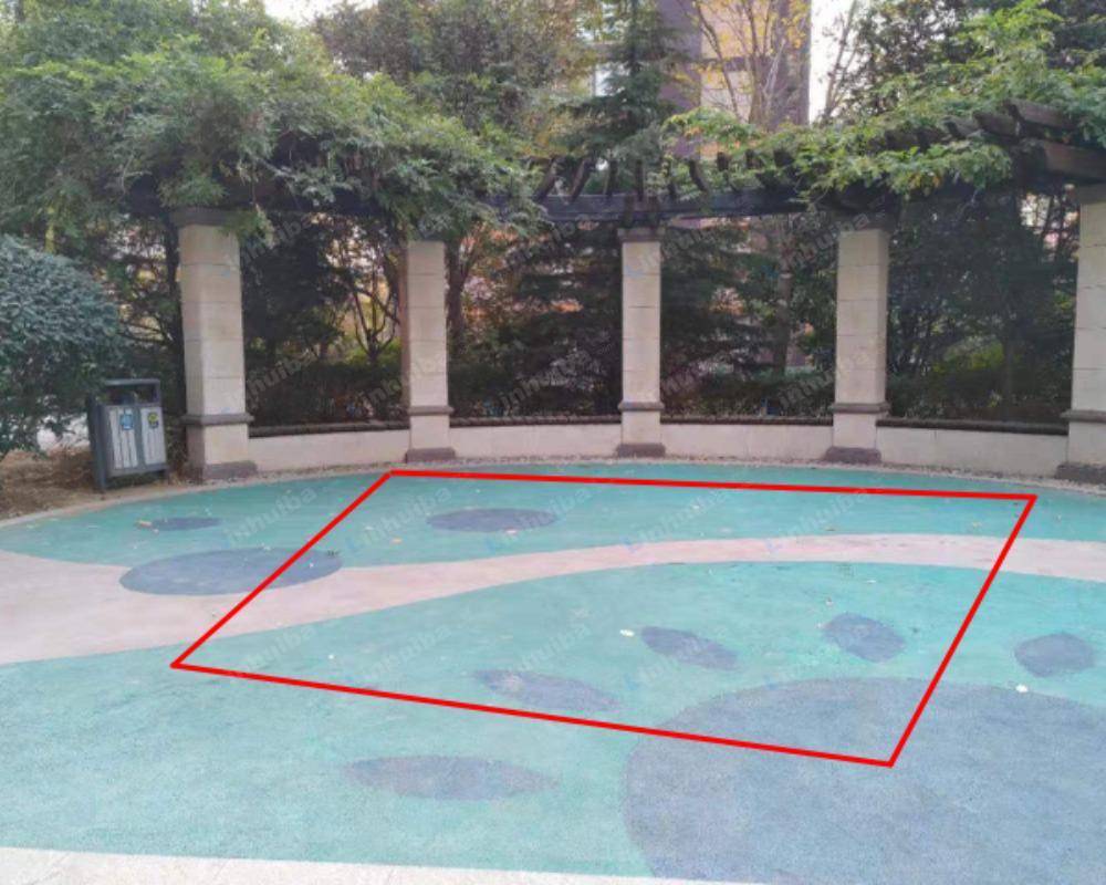 青岛春光山色三期 - 中心广场