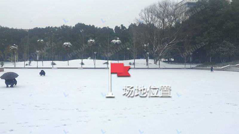 武汉纺织大学南湖校区 - 武汉纺织大学南湖小区后门广场（民族大道方向）