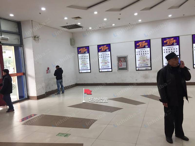 武汉泛悦mall - 二期皇冠蛋糕旁入口左侧