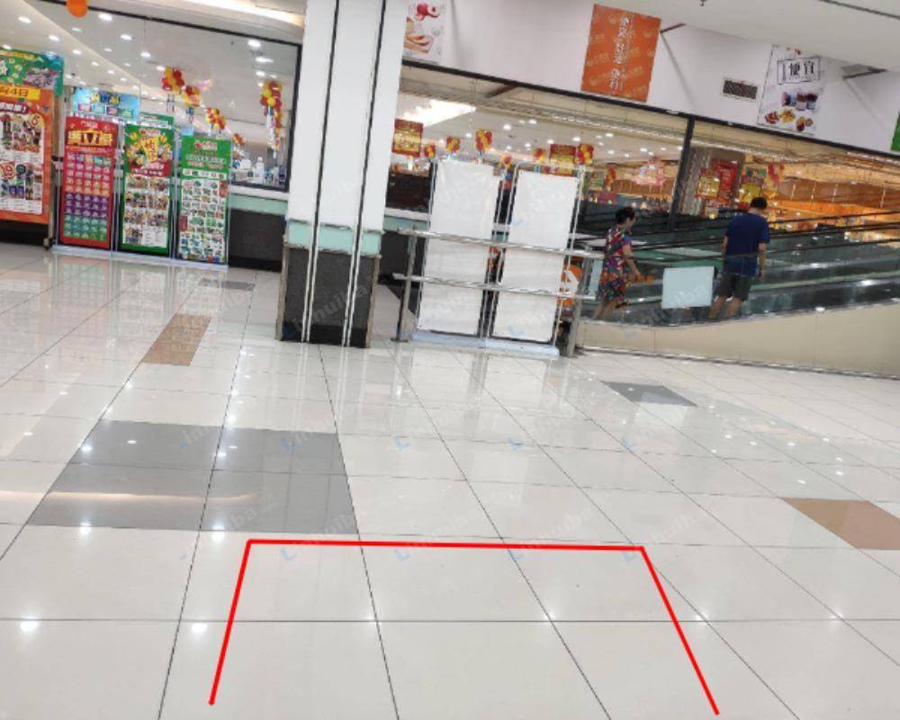 长沙大润发天心店 - 扶梯旁