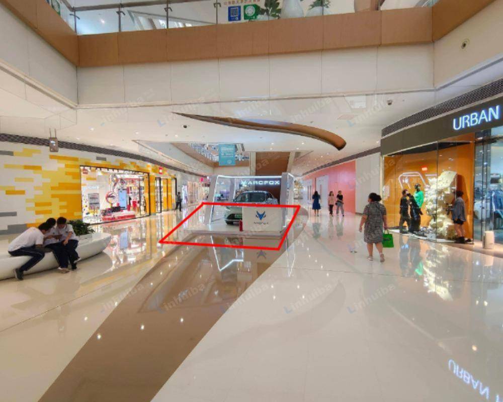 济南贵和购物中心领秀城店 - 一层乐高门前连廊