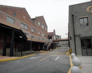 摆摊位置物业会推荐